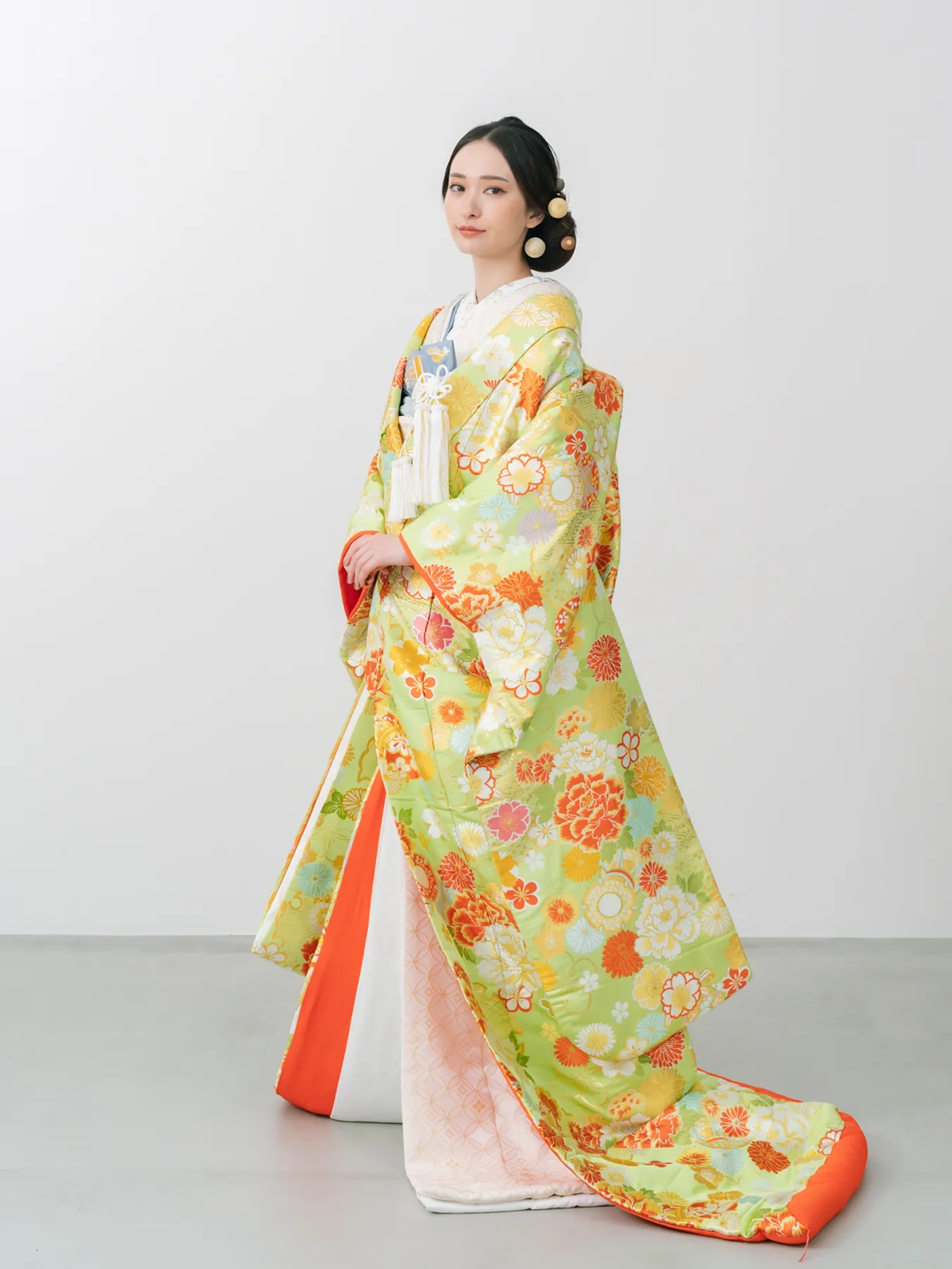 春秋雪輪鼓（ヒワ）